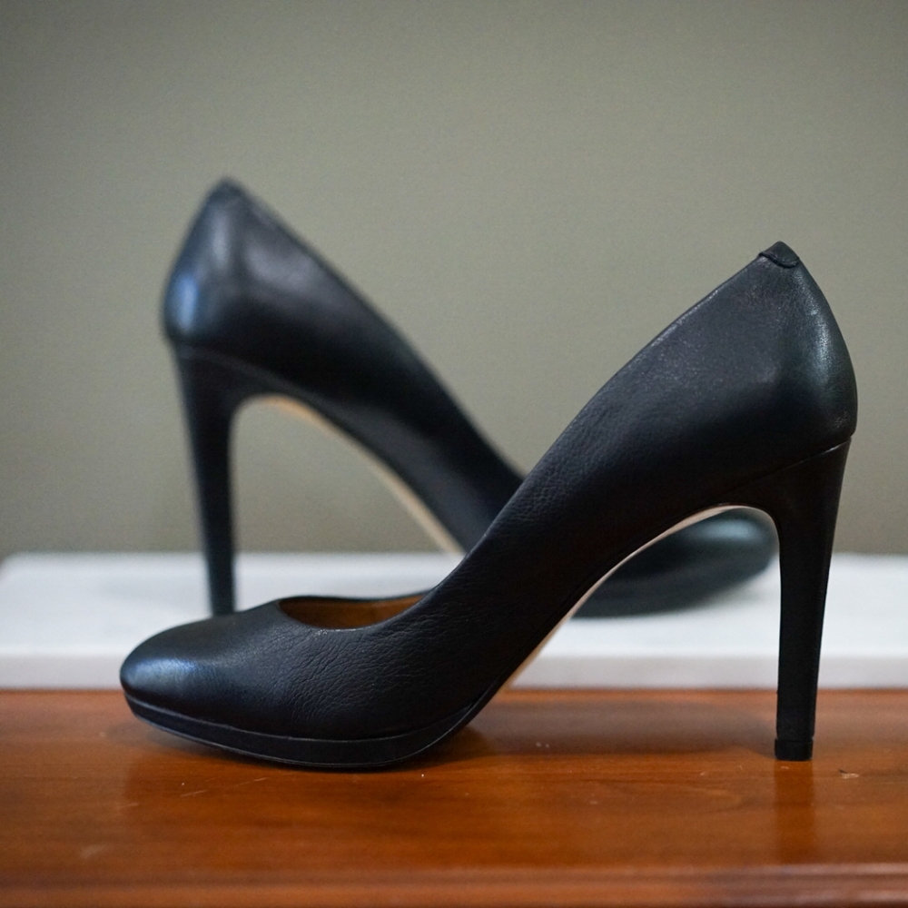 Banana Republic Black Leather Pumps